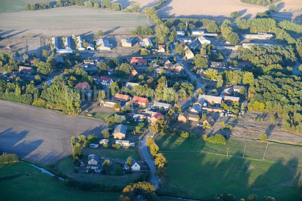 Gorlosen aus der Vogelperspektive: Dorf - Ansicht in Gorlosen im Bundesland Mecklenburg-Vorpommern, Deutschland