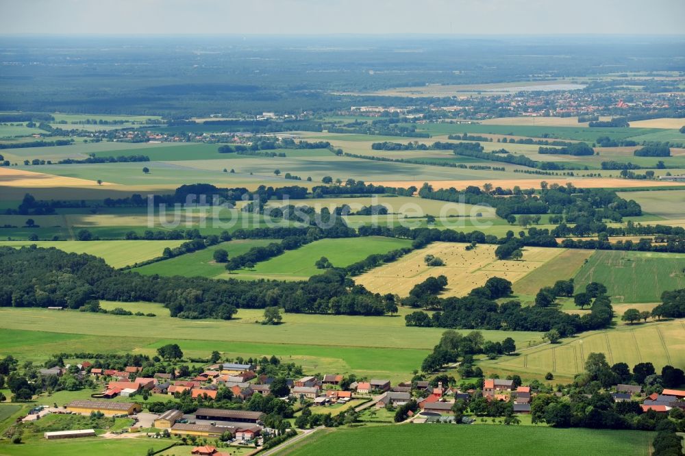 Gross Gottschow aus der Vogelperspektive: Dorf - Ansicht in Gross Gottschow im Bundesland Brandenburg, Deutschland