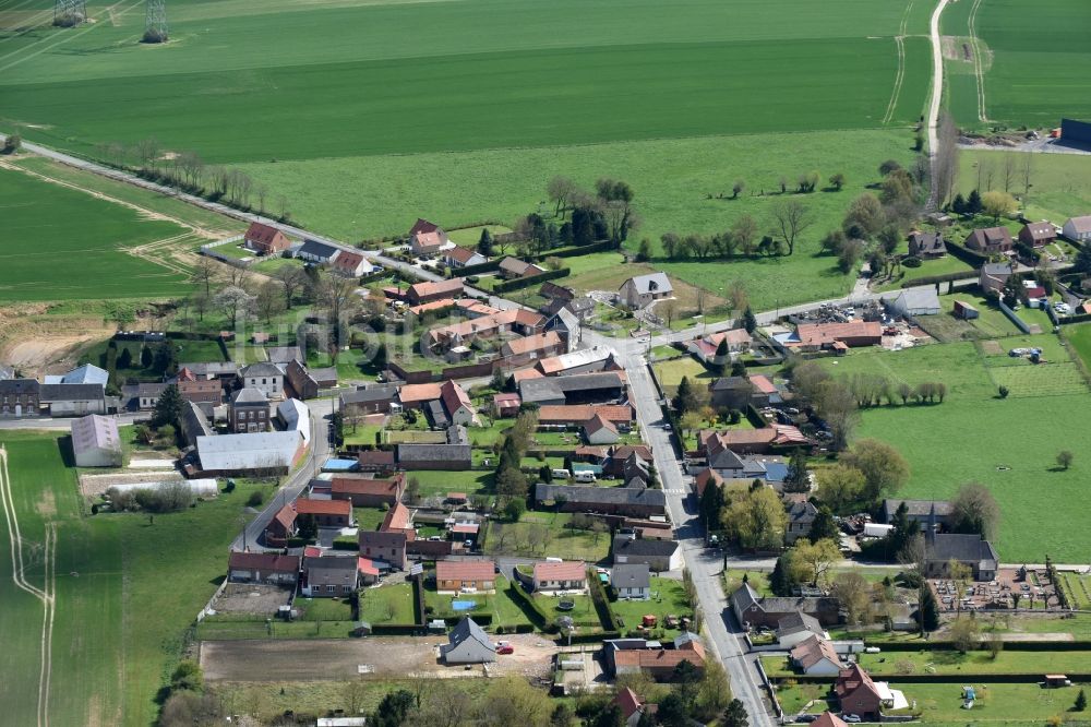 Luftaufnahme Hannescamps - Dorf - Ansicht von Hannescamps in Nord-Pas-de-Calais Picardie, Frankreich