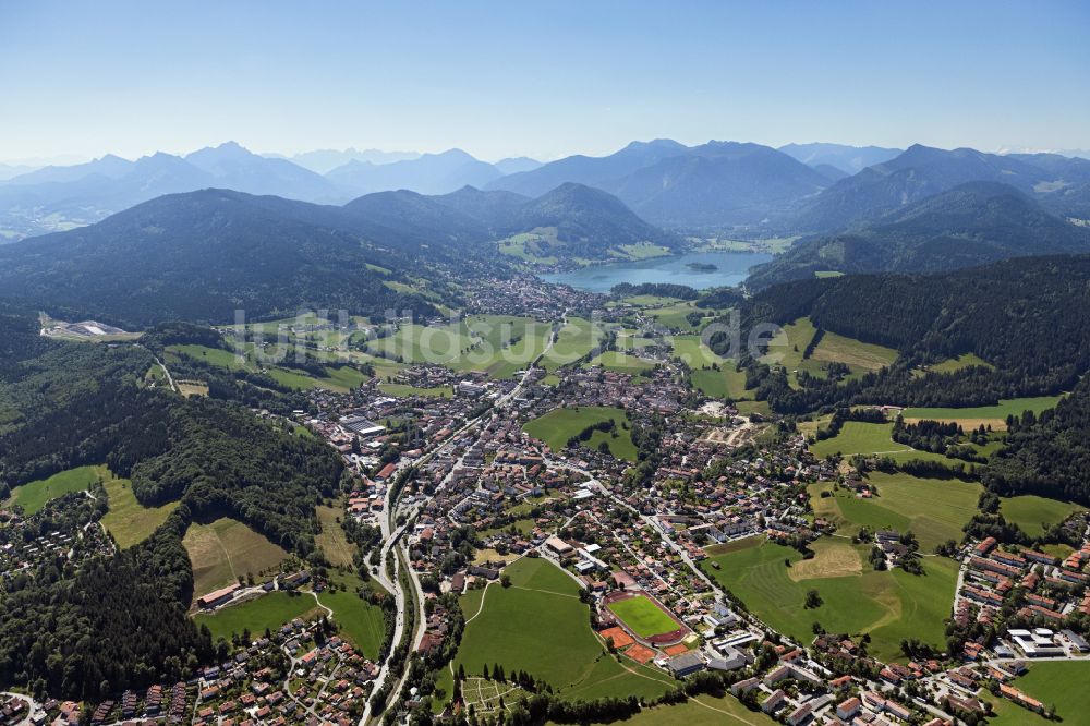 Luftaufnahme Hausham - Dorf - Ansicht in Hausham im Bundesland Bayern, Deutschland