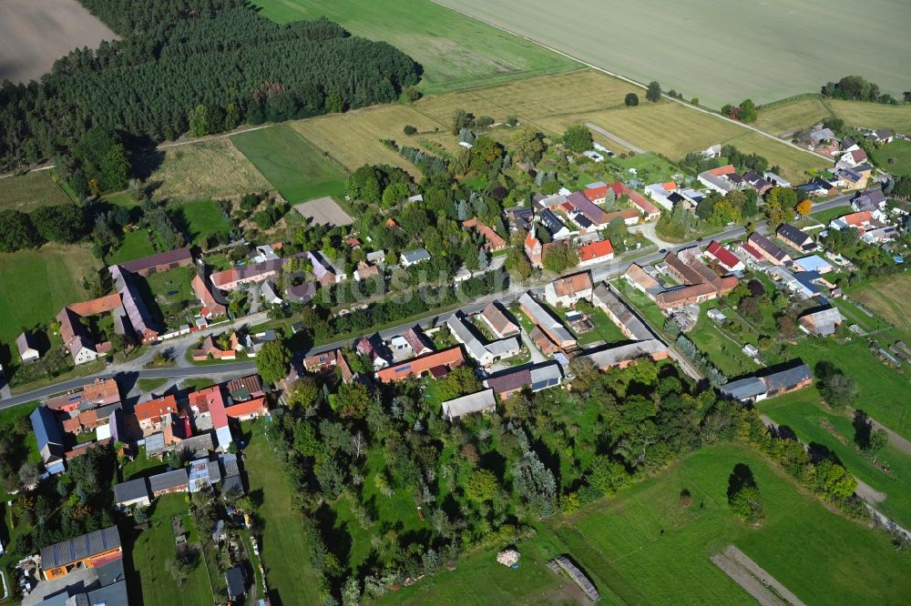 Heideland aus der Vogelperspektive: Dorf - Ansicht in Heideland im Bundesland Brandenburg, Deutschland