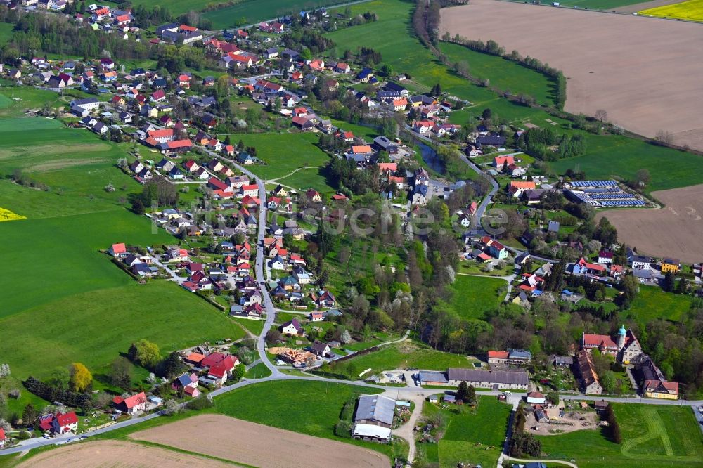 Luftaufnahme Helmsdorf - Dorf - Ansicht in Helmsdorf im Bundesland Sachsen, Deutschland