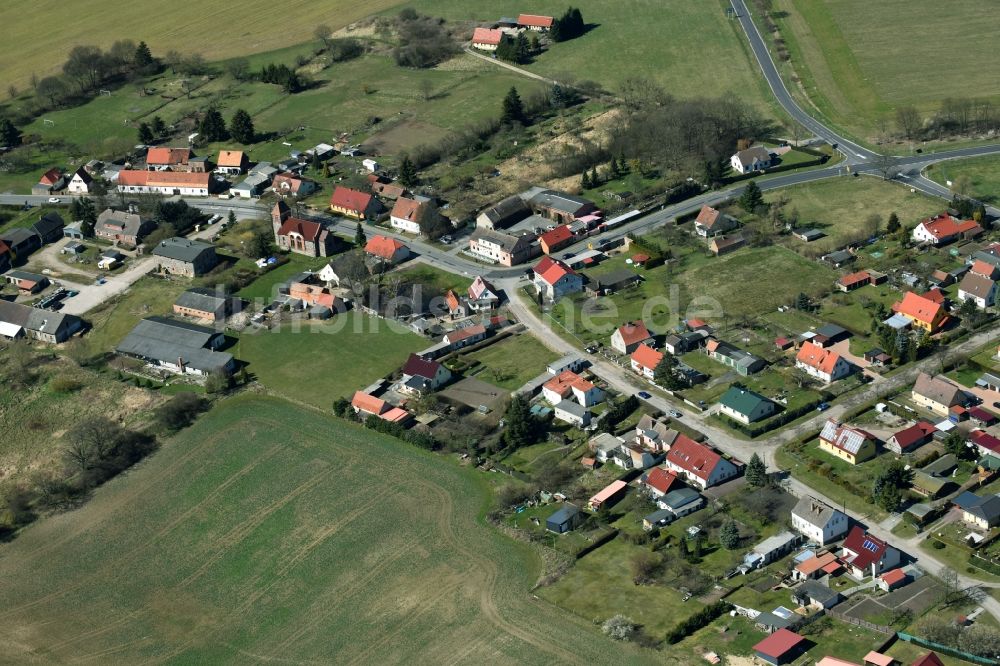 Höhenland aus der Vogelperspektive: Dorf - Ansicht von Höhenland im Bundesland Brandenburg