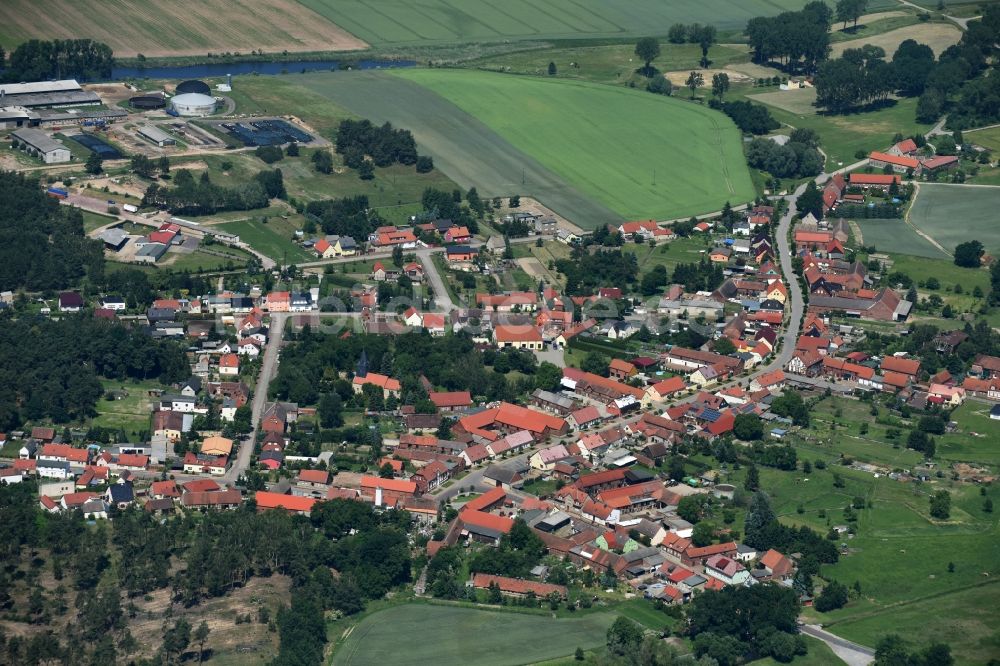 Ihleburg aus der Vogelperspektive: Dorf - Ansicht von Ihleburg im Bundesland Sachsen-Anhalt