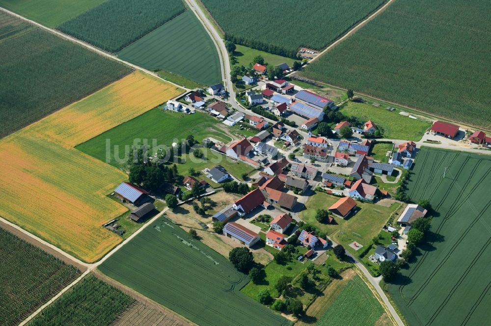 Imbath aus der Vogelperspektive: Dorf - Ansicht in Imbath im Bundesland Bayern, Deutschland