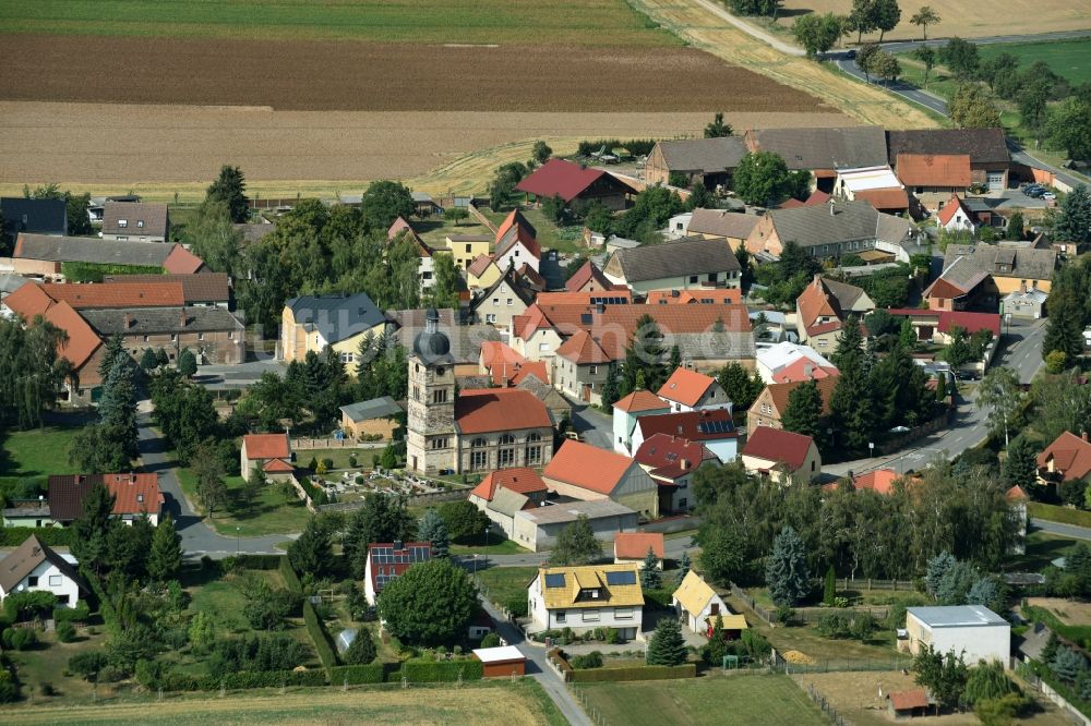 Kalzendorf von oben - Dorf - Ansicht von Kalzendorf im Bundesland Sachsen-Anhalt