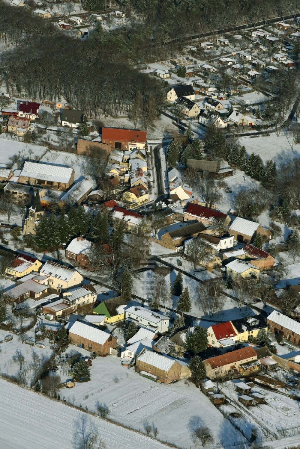 Ludwigsfelde aus der Vogelperspektive: Dorf - Ansicht von Kerzendorf im Bundesland Brandenburg