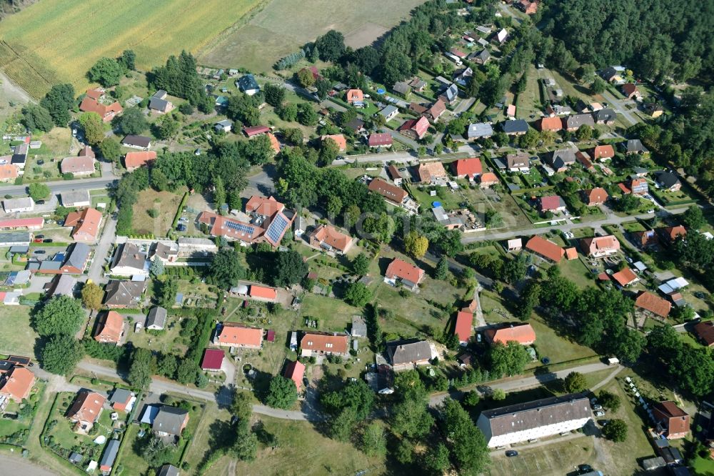 Kirch Jesar aus der Vogelperspektive: Dorf - Ansicht von Kirch Jesar im Bundesland Mecklenburg-Vorpommern