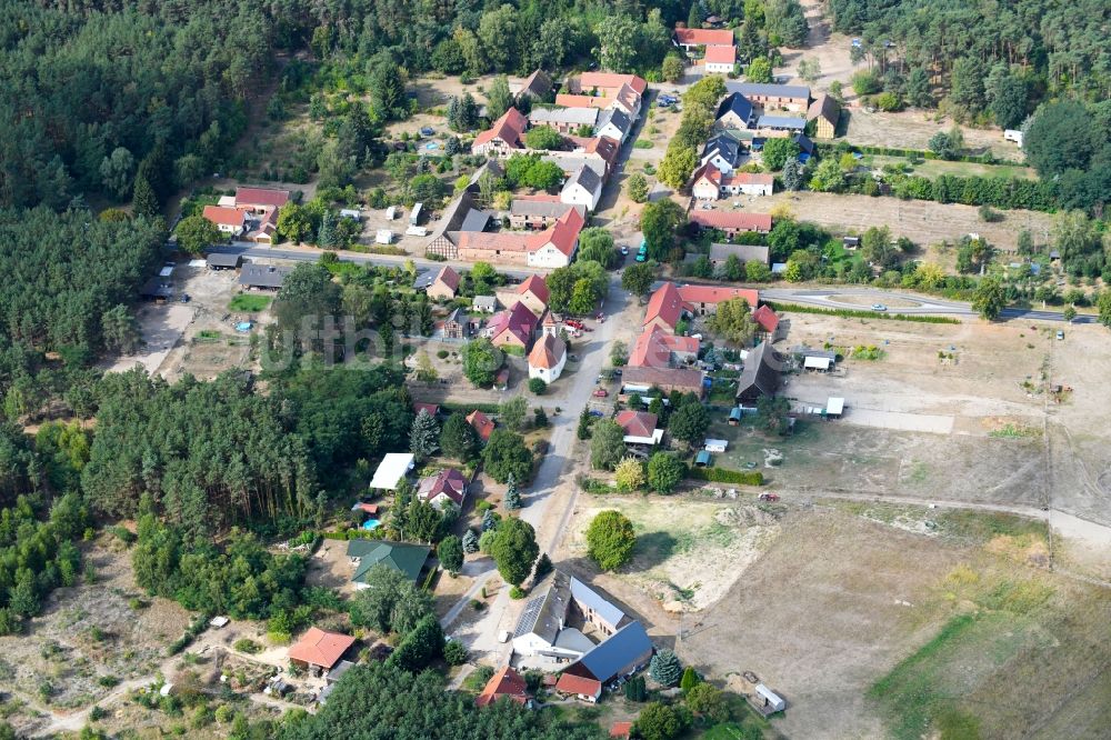 Luftaufnahme Klausdorf - Dorf - Ansicht in Klausdorf im Bundesland Brandenburg, Deutschland