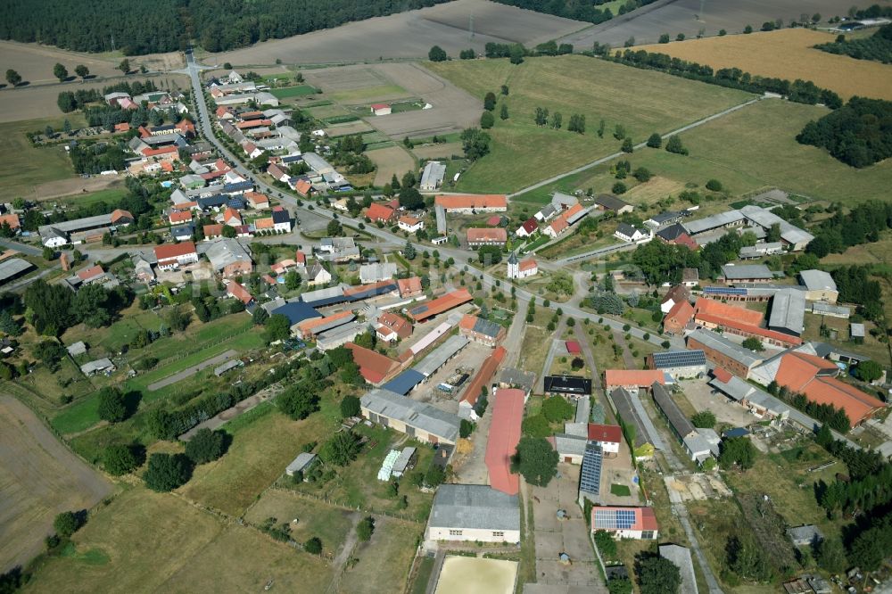 Klötze aus der Vogelperspektive: Dorf - Ansicht von Klötze im Bundesland Sachsen-Anhalt