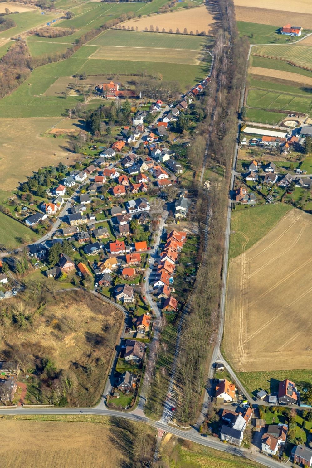 Lenningsen aus der Vogelperspektive: Dorf - Ansicht in Lenningsen im Bundesland Nordrhein-Westfalen, Deutschland