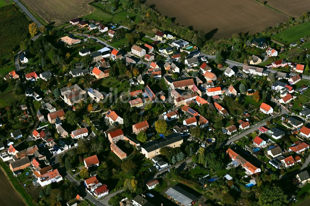 Liedersdorf aus der Vogelperspektive: Dorf - Ansicht in Liedersdorf im Bundesland Sachsen-Anhalt, Deutschland