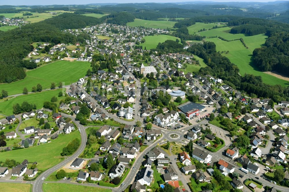 Lindlar aus der Vogelperspektive: Dorf - Ansicht in Lindlar im Bundesland Nordrhein-Westfalen, Deutschland