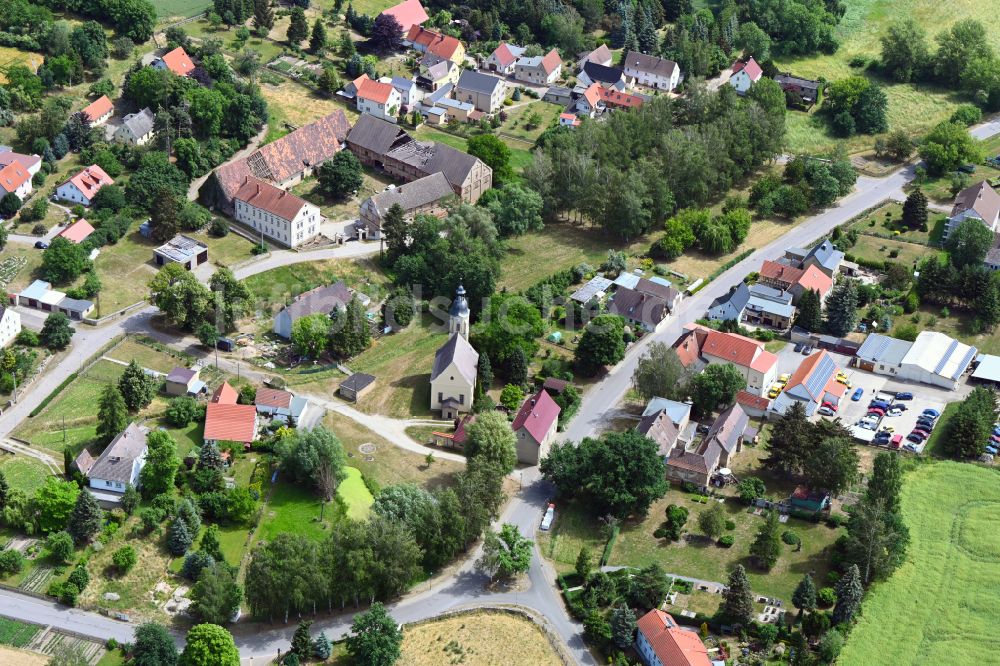 Zeitz aus der Vogelperspektive: Dorf - Ansicht in Loitsch im Bundesland Sachsen-Anhalt, Deutschland