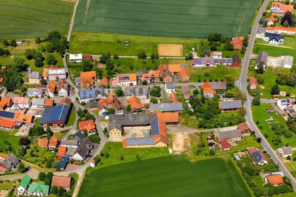 Lütersheim aus der Vogelperspektive: Dorf - Ansicht in Lütersheim im Bundesland Hessen, Deutschland