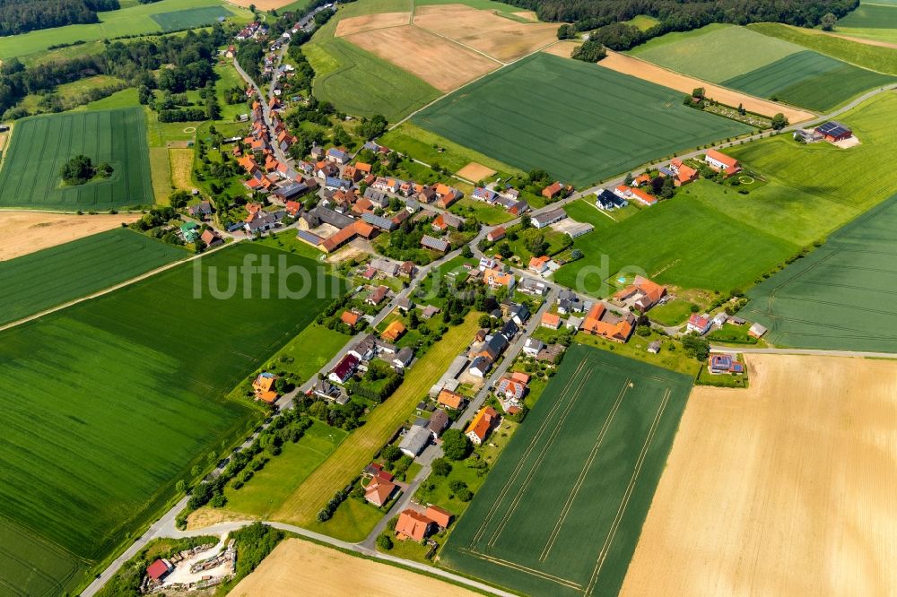 Lütersheim aus der Vogelperspektive: Dorf - Ansicht in Lütersheim im Bundesland Hessen, Deutschland