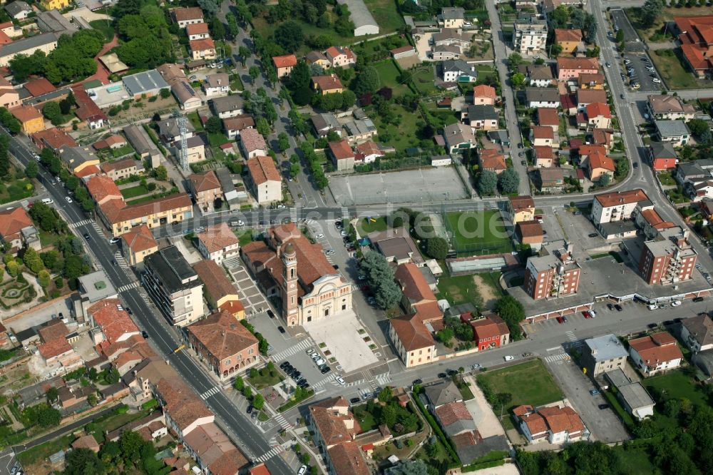 Minerbe aus der Vogelperspektive: Dorf - Ansicht in Minerbe in Venetien, Italien