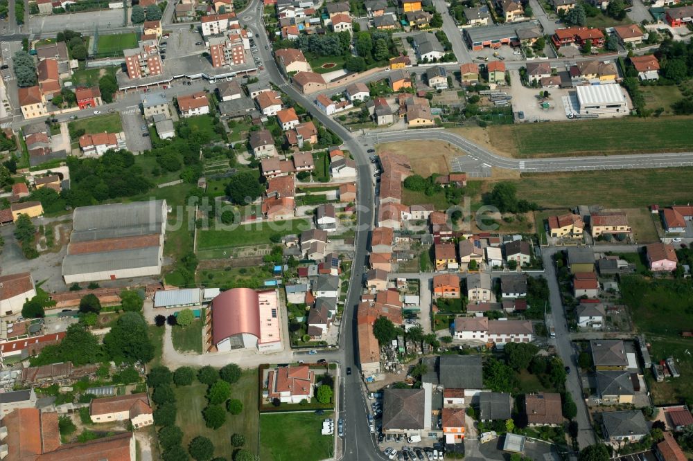 Minerbe aus der Vogelperspektive: Dorf - Ansicht in Minerbe in Venetien, Italien