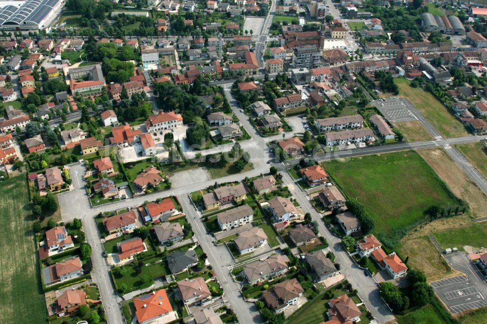 Minerbe von oben - Dorf - Ansicht in Minerbe in Venetien, Italien