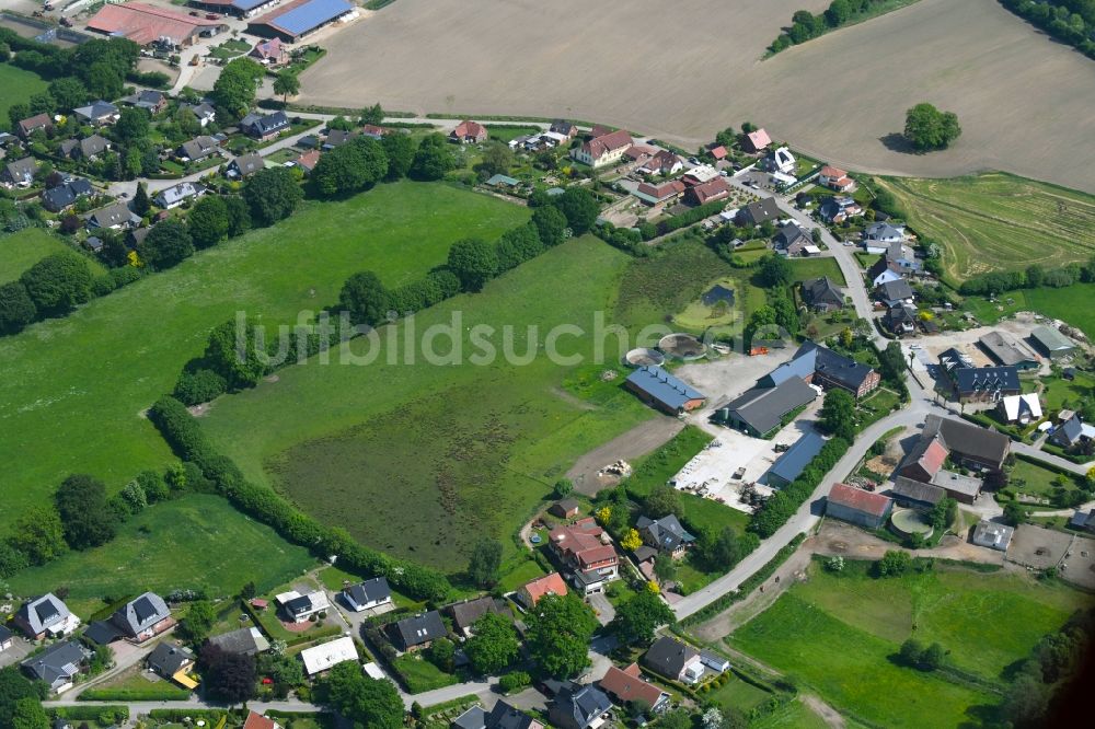 Luftaufnahme Mözen - Dorf - Ansicht in Mözen im Bundesland Schleswig-Holstein, Deutschland