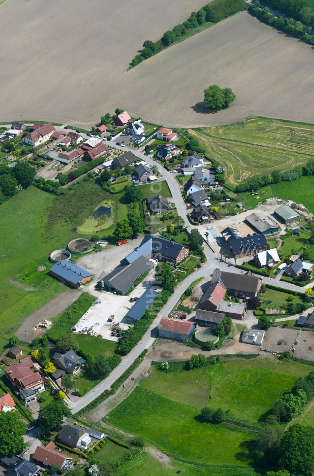 Mözen aus der Vogelperspektive: Dorf - Ansicht in Mözen im Bundesland Schleswig-Holstein, Deutschland