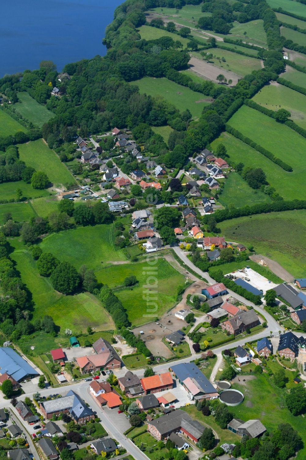 Luftaufnahme Mözen - Dorf - Ansicht in Mözen im Bundesland Schleswig-Holstein, Deutschland