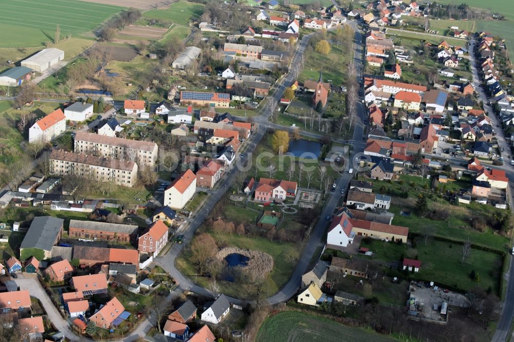 Zschepplin aus der Vogelperspektive: Dorf - Ansicht von Naundorf im Bundesland Sachsen