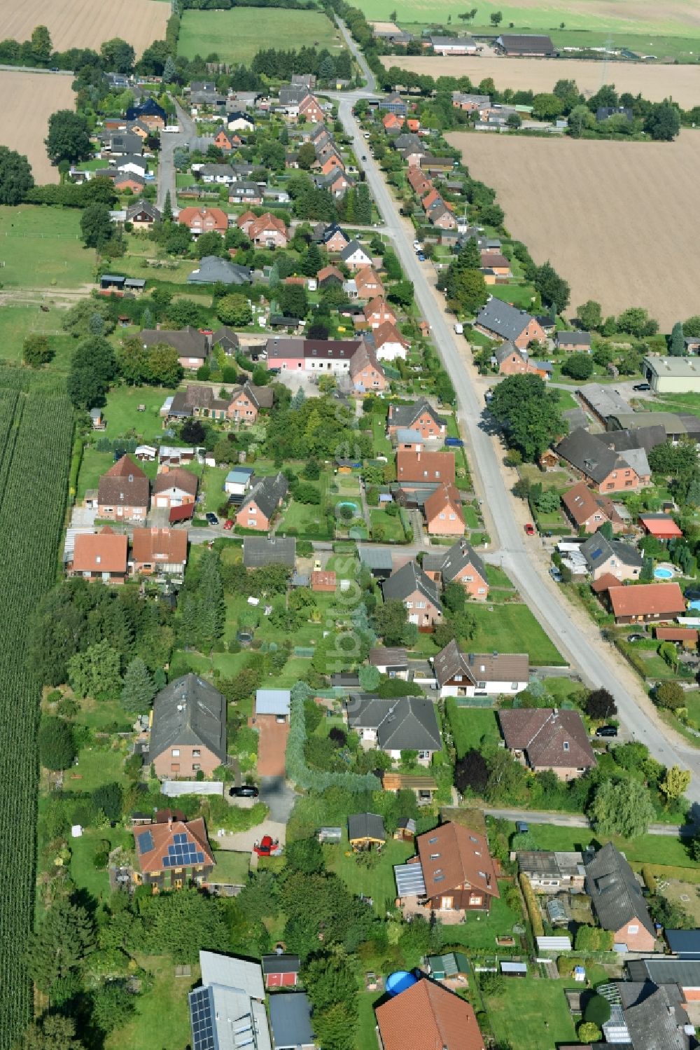 Niendorf-Stecknitz aus der Vogelperspektive: Dorf - Ansicht von Niendorf-Stecknitz im Bundesland Schleswig-Holstein