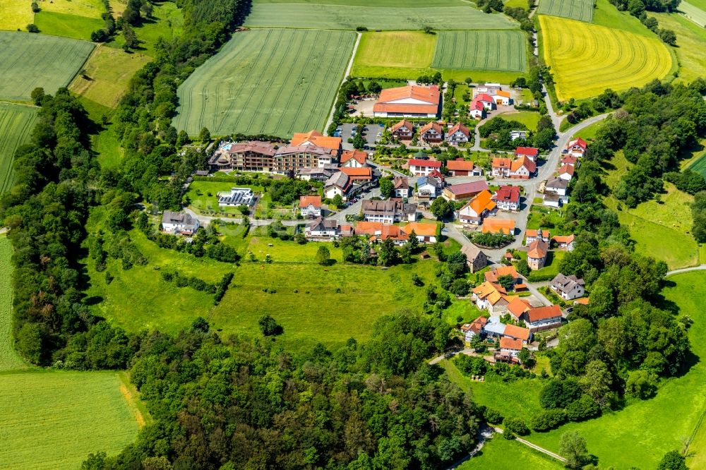 Oberorke aus der Vogelperspektive: Dorf - Ansicht in Oberorke im Bundesland Hessen, Deutschland