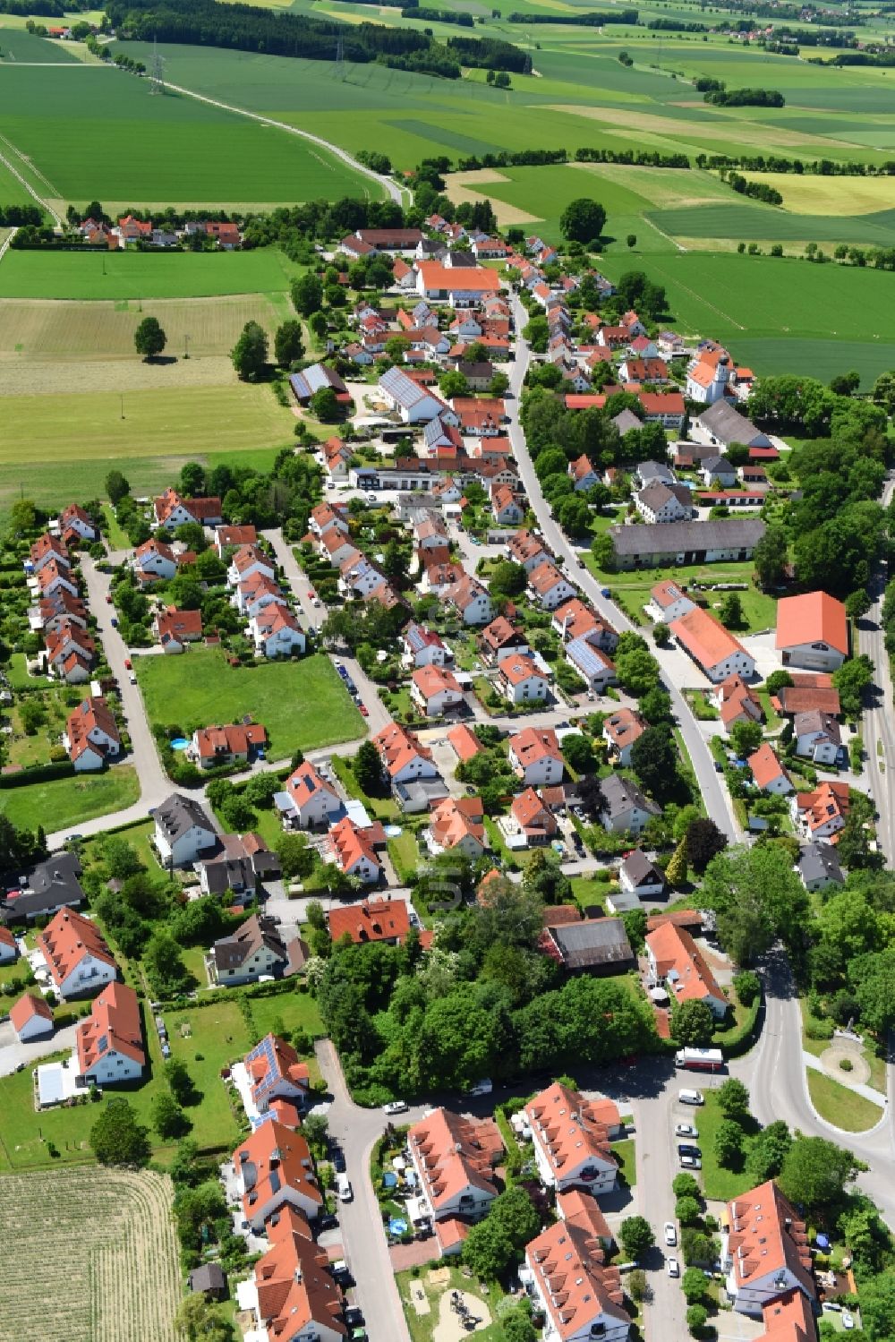 Oberroth aus der Vogelperspektive: Dorf - Ansicht in Oberroth im Bundesland Bayern, Deutschland