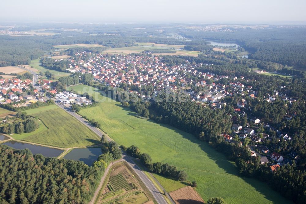 Erlangen aus der Vogelperspektive: Dorf - Ansicht im Ortsteil Dechsendorf in Erlangen im Bundesland Bayern