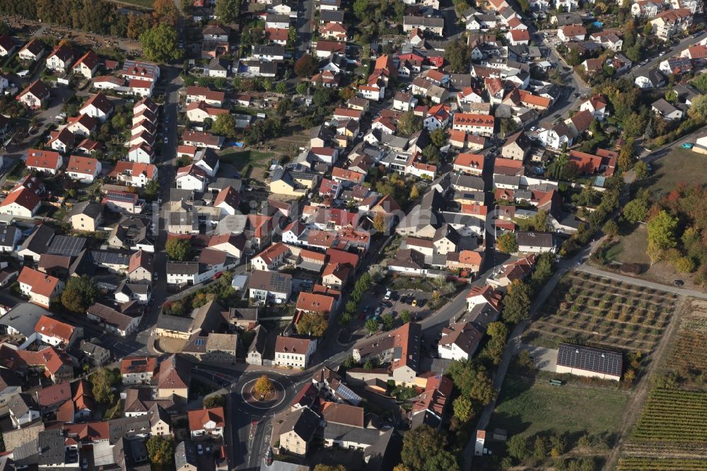 Stadecken-Elsheim aus der Vogelperspektive: Dorf - Ansicht im Ortsteil Elsheim in Stadecken-Elsheim im Bundesland Rheinland-Pfalz, Deutschland