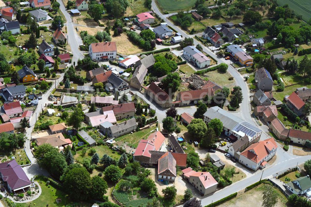 Schnaudertal aus der Vogelperspektive: Dorf - Ansicht im Ortsteil Kleinpörthen in Schnaudertal im Bundesland Sachsen-Anhalt, Deutschland