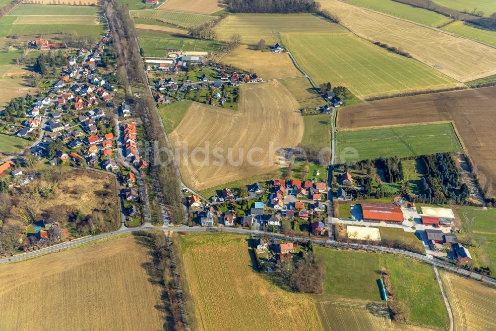 Bönen von oben - Dorf - Ansicht im Ortsteil Lenningsen in Bönen im Bundesland Nordrhein-Westfalen, Deutschland