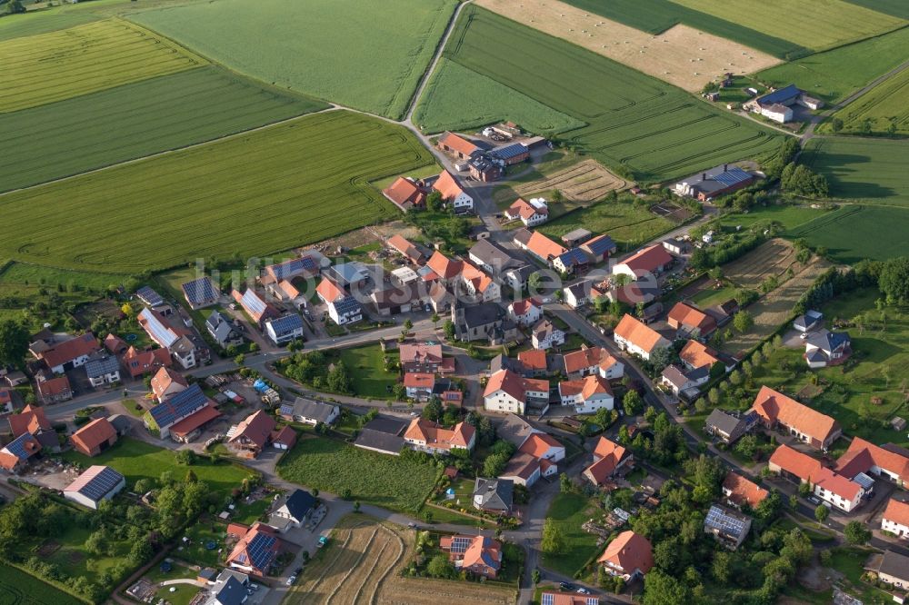 Luftaufnahme Borgentreich - Dorf - Ansicht im Ortsteil Manrode in Borgentreich im Bundesland Nordrhein-Westfalen, Deutschland