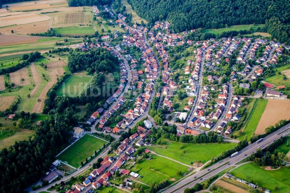 Luftbild Karlsbad - Dorf - Ansicht im Ortsteil Mutschelbach in Karlsbad im Bundesland Baden-Württemberg, Deutschland