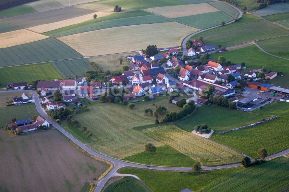 Unlingen von oben - Dorf - Ansicht im Ortsteil Uigendorf in Unlingen im Bundesland Baden-Württemberg