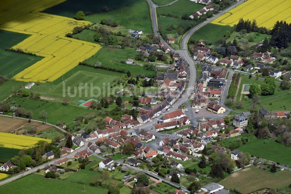 Ourouer-les-Bourdelins aus der Vogelperspektive: Dorf - Ansicht von Ourouer-les-Bourdelins in Centre-Val de Loire, Frankreich