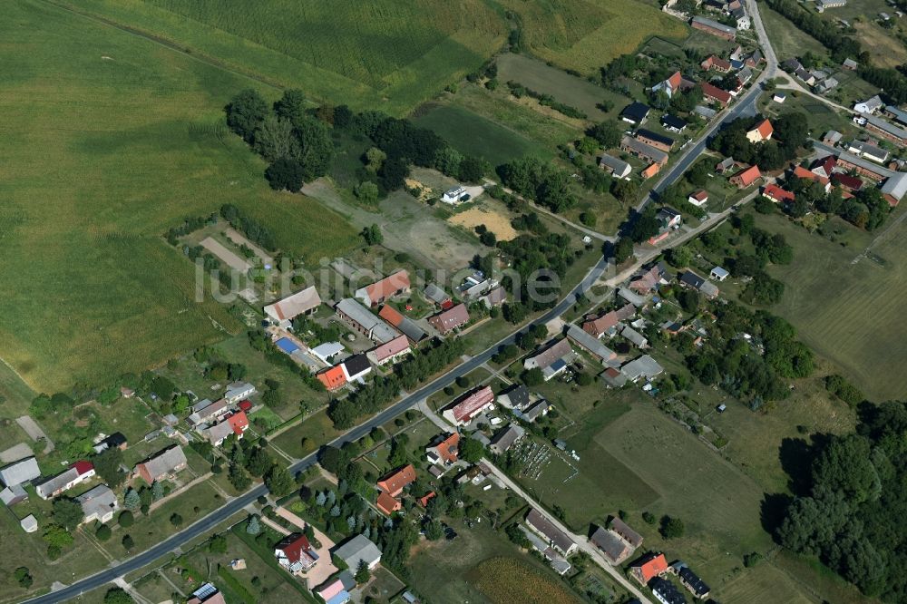 Parmen Nordwestuckermark aus der Vogelperspektive: Dorf - Ansicht von Parmen - Nordwestuckermark im Bundesland Brandenburg