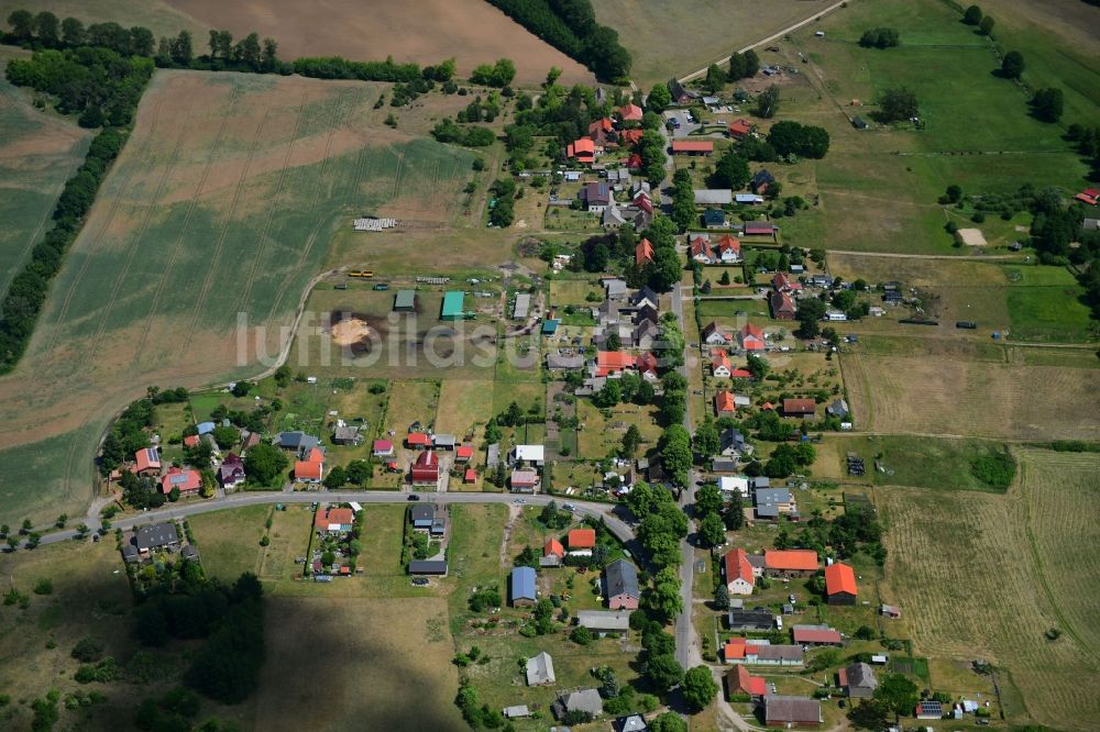 Luftaufnahme Peetsch - Dorf - Ansicht in Peetsch im Bundesland Mecklenburg-Vorpommern, Deutschland