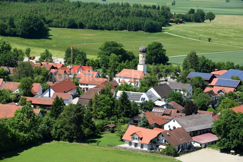 Luftbild Pfaffenhofen - Dorf - Ansicht in Pfaffenhofen im Bundesland Bayern, Deutschland