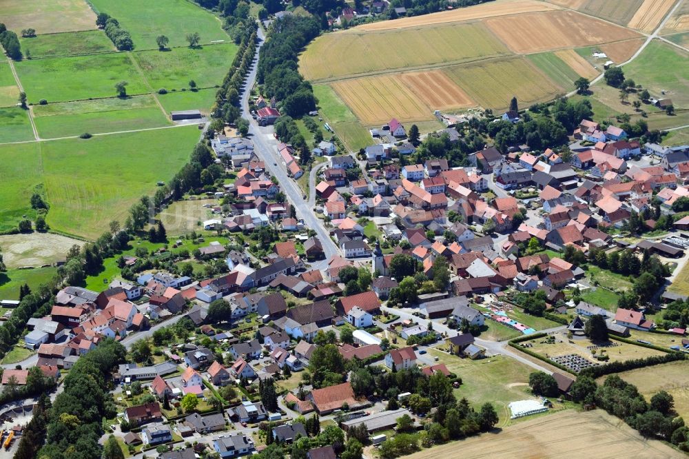 Queck aus der Vogelperspektive: Dorf - Ansicht in Queck im Bundesland Hessen, Deutschland