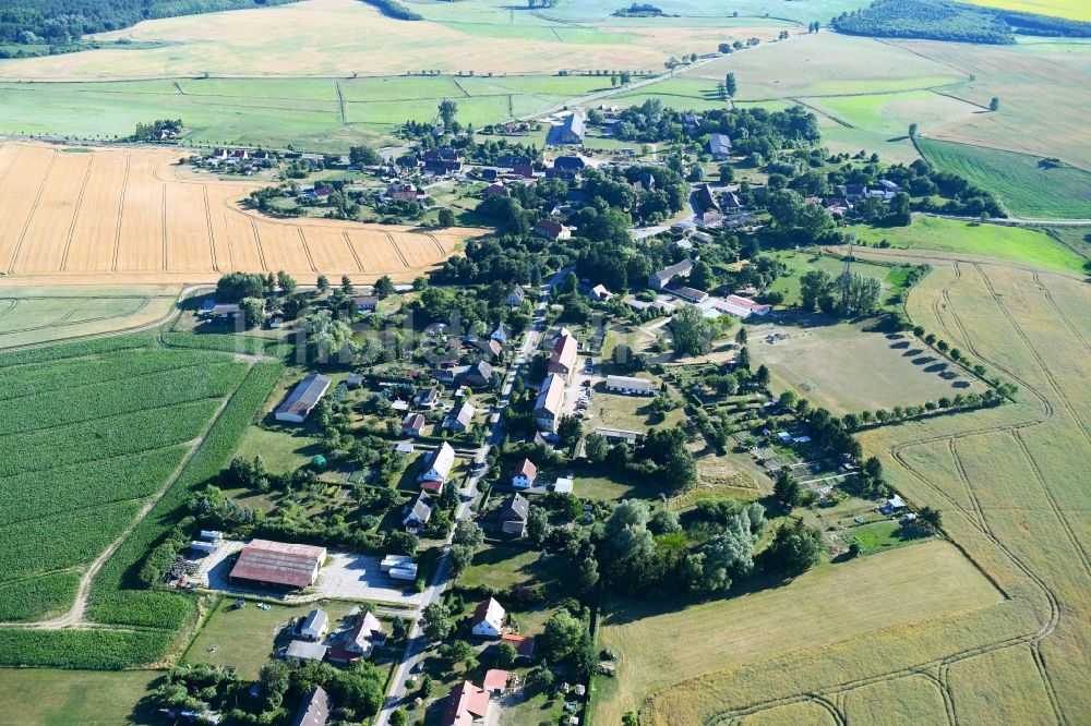 Luftaufnahme Alt Käbelich - Dorf - Ansicht am Rande von Feldern in Alt Käbelich im Bundesland Mecklenburg-Vorpommern, Deutschland