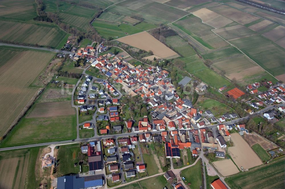 Luftbild Badenheim - Dorf - Ansicht am Rande von Feldern in Badenheim im Bundesland Rheinland-Pfalz