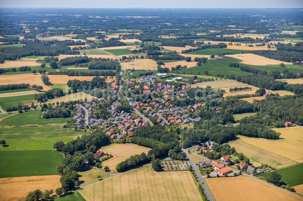 Luftaufnahme Brock - Dorf - Ansicht am Rande von Feldern in Brock im Bundesland Nordrhein-Westfalen, Deutschland