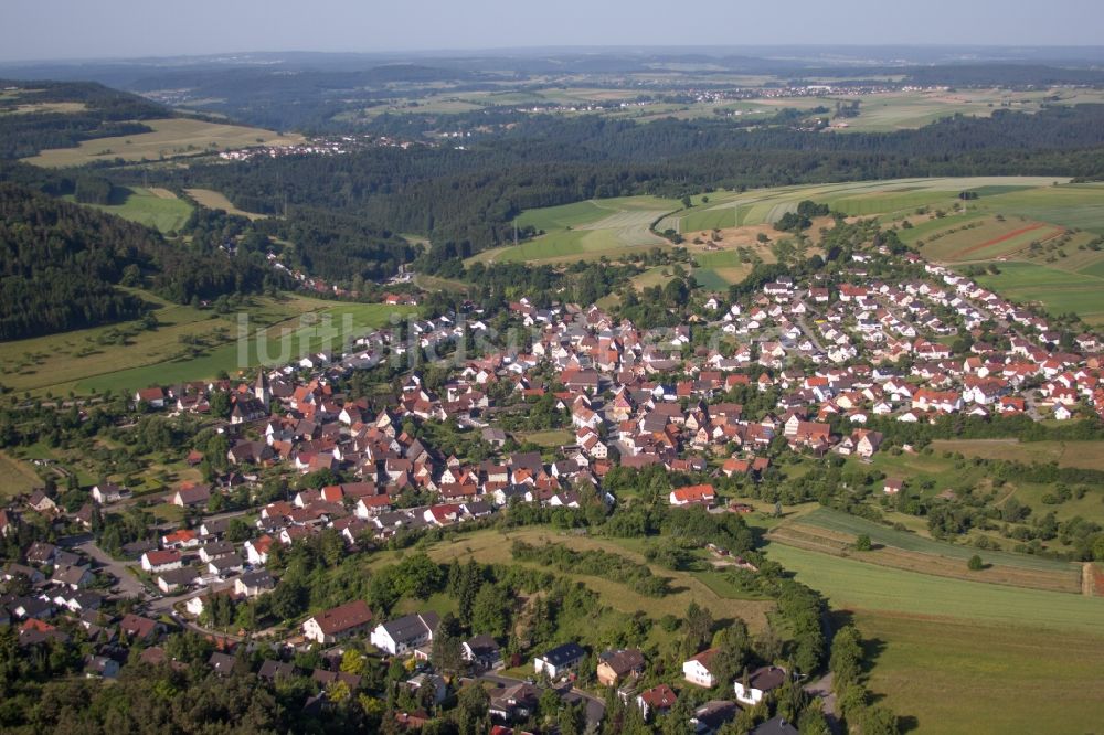 Luftbild Calw - Dorf - Ansicht am Rande von Feldern in Calw im Bundesland Baden-Württemberg, Deutschland