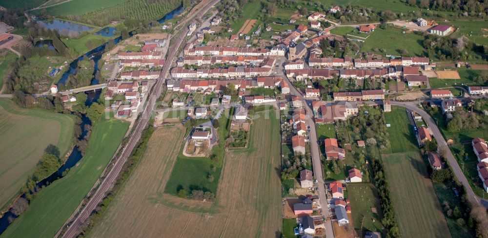 Luftbild Charency-Vezin - Dorf - Ansicht am Rande von Feldern in Charency-Vezin in Grand Est, Frankreich