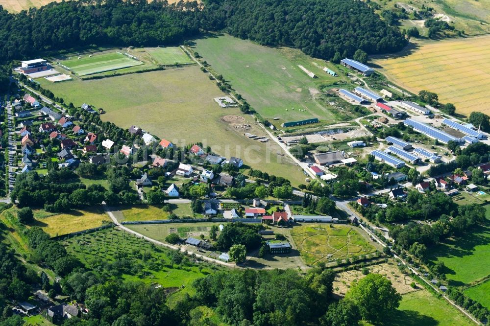 Luftbild Criewen - Dorf - Ansicht am Rande von Feldern in Criewen im Bundesland Brandenburg, Deutschland