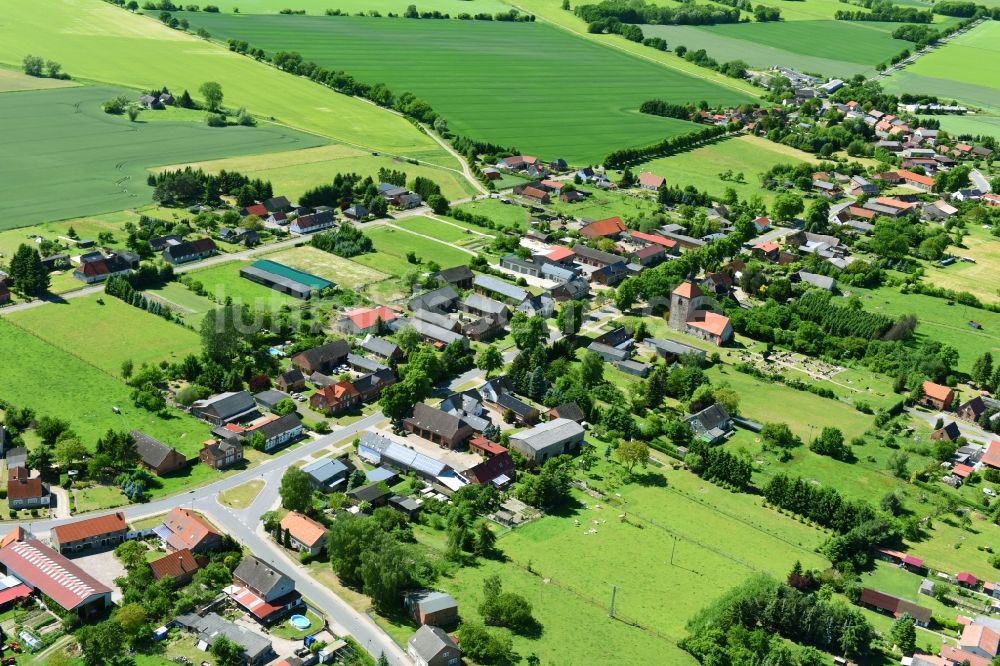 Luftaufnahme Dambeck - Dorf - Ansicht am Rande von Feldern in Dambeck im Bundesland Mecklenburg-Vorpommern, Deutschland