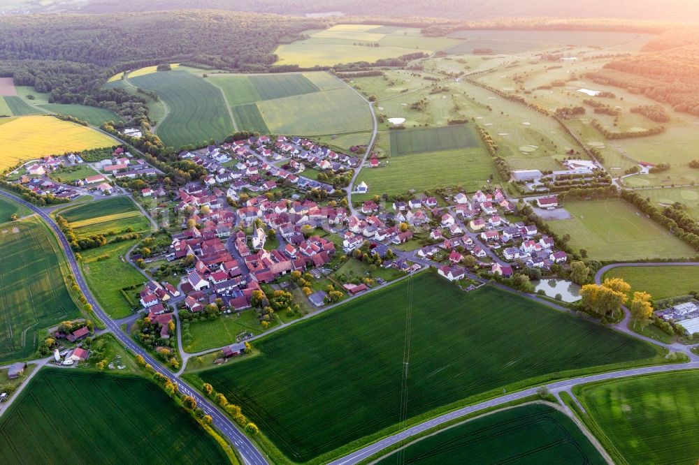 Luftbild Schonungen - Dorf - Ansicht am Rande von Feldern und des Golfclubs Schweinfurt im Ortsteil Löffelsterz in Schonungen im Bundesland Bayern, Deutschland